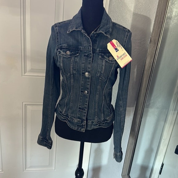 New- Jean jacket - Picture 2 of 9